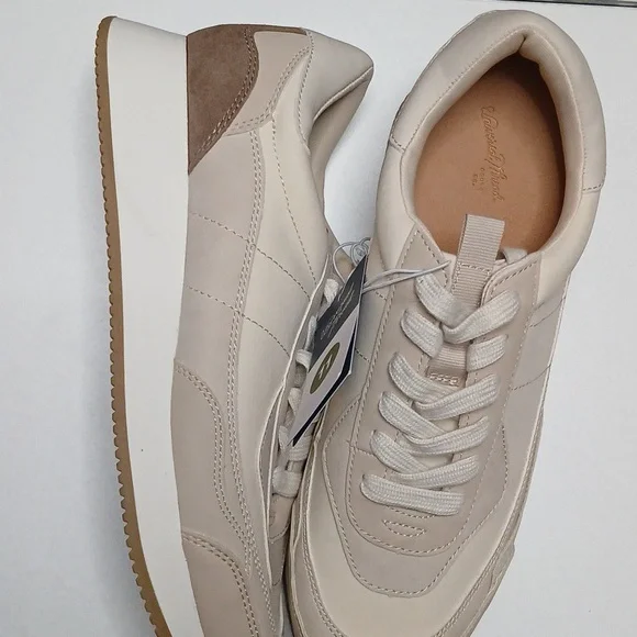 Universal Women's Cream and Tan Sneakers - Picture 3 of 5